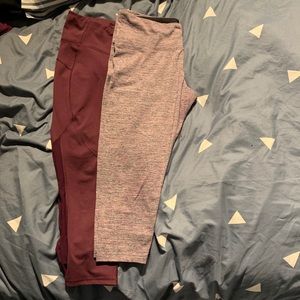2 pairs of leggings